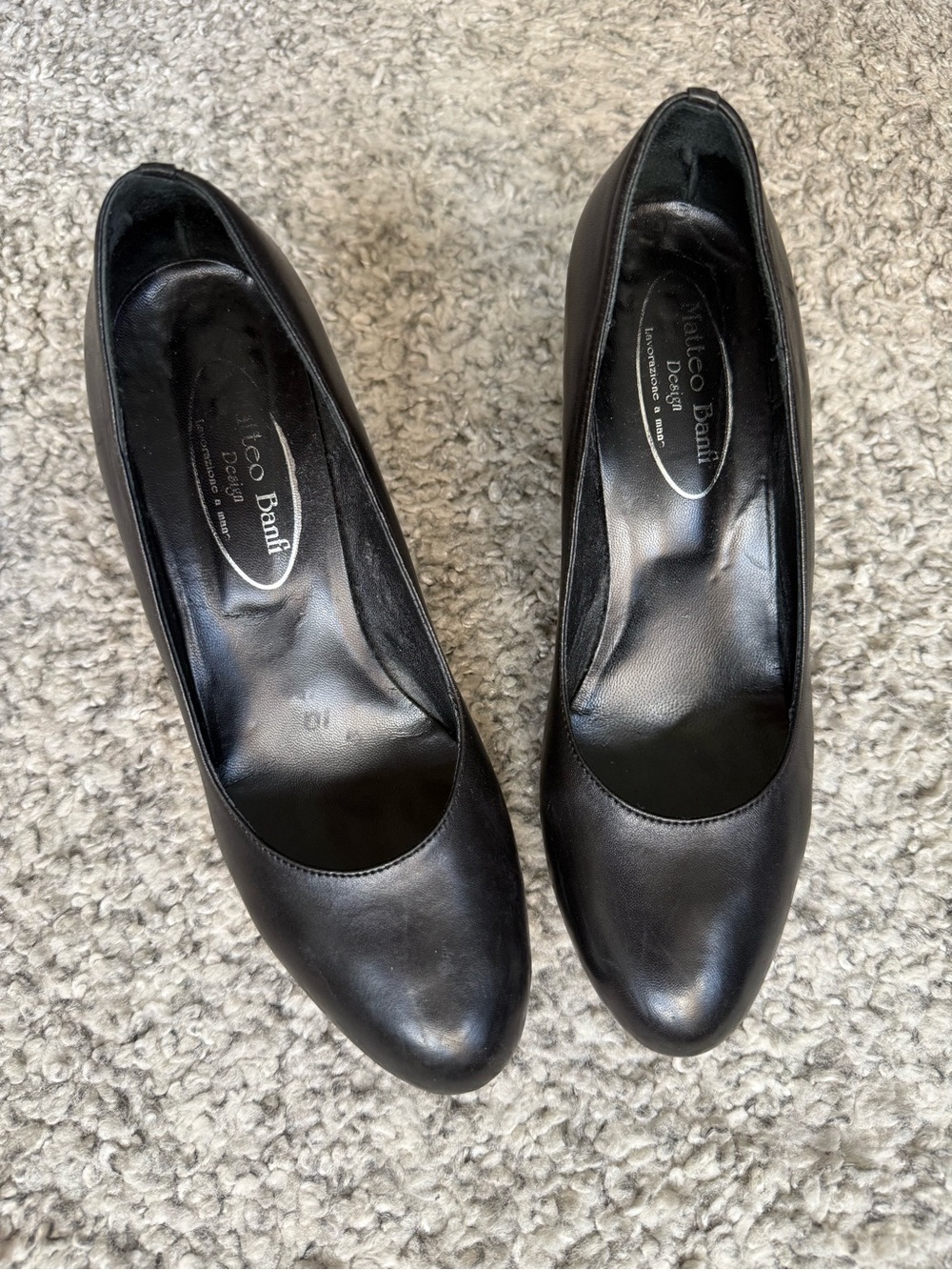 Classic Black Leather Pumps – Timeless & Elegant size 8 (EU 38)